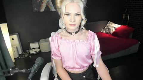 Milena online show from 04/30/26, 11:42