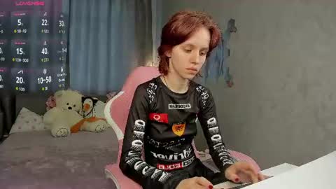 Snapshot of milena_milyan chatting on 06/15/26, 01:19 Milena online show from 06/15/26, 01:19