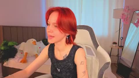 Snapshot of milena_milyan chatting on 07/18/26, 01:21 Milena online show from 07/18/26, 01:21