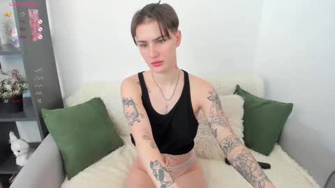 Snapshot of milenakeeks chatting on 03/09/26, 08:07 milenakeeks online show from 03/09/26, 08:07