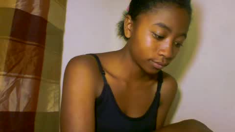 Snapshot of milennah chatting on 06/16/26, 11:07 milennah online show from 06/16/26, 11:07