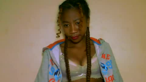 Snapshot of milennah chatting on 06/22/26, 07:38 milennah online show from 06/22/26, 07:38