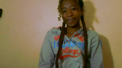 Snapshot of milennah chatting on 06/24/26, 06:34 milennah online show from 06/24/26, 06:34