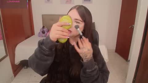 Miley online show from 02/18/26, 02:35