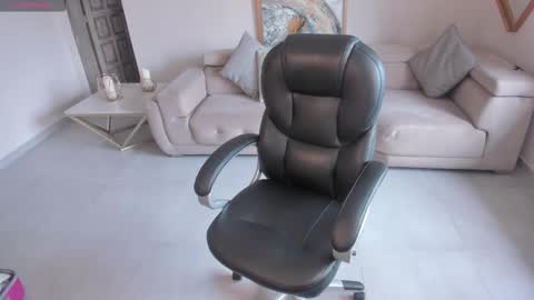 Snapshot of mileycruz_ chatting on 01/10/26, 07:15 Miley Cruz IG miley model23 online show from 01/10/26, 07:15