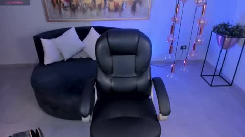 Snapshot of mileycruz_ chatting on 01/15/26, 09:18 Miley Cruz IG miley model23 online show from 01/15/26, 09:18