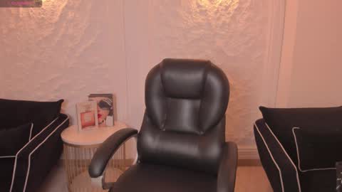 Snapshot of mileycruz_ chatting on 03/04/26, 07:20 Miley Cruz IG miley model23 online show from 03/04/26, 07:20