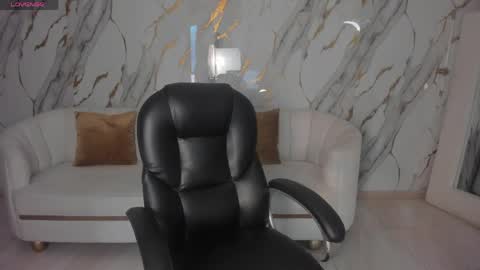 Snapshot of mileycruz_ chatting on 03/12/26, 07:20 Miley Cruz IG miley model23 online show from 03/12/26, 07:20