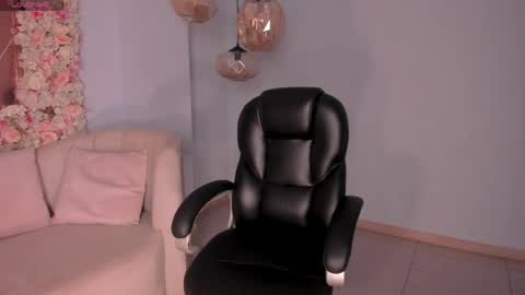 Snapshot of mileycruz_ chatting on 04/11/26, 07:29 Miley Cruz IG miley model23 online show from 04/11/26, 07:29