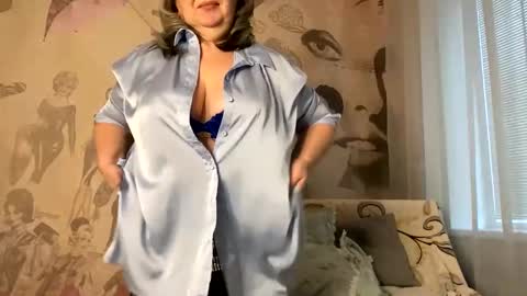 Snapshot of milf_charlotty chatting on 03/07/25, 02:15 Charlotte online show from 03/07/25, 02:15