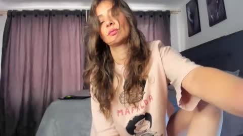 Snapshot of milf_darling chatting on 10/30/25, 07:25 Victoria  online show from 10/30/25, 07:25