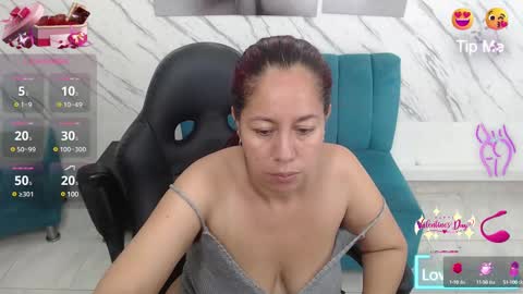 Snapshot of milf_loven chatting on 02/26/25, 07:38 Milf Loven online show from 02/26/25, 07:38