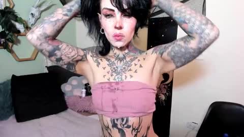 Isabella online show from 10/15/25, 01:44