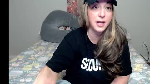 Snapshot of milfmonee chatting on 01/26/25, 06:06 MILF Monee online show from 01/26/25, 06:06