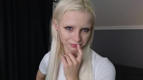 Snapshot of mili_backer chatting on 03/14/26, 12:32 Eva online show from 03/14/26, 12:32