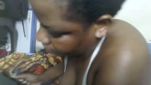 Snapshot of milk_titz chatting on 12/18/24, 07:30 kinwity online show from 12/18/24, 07:30