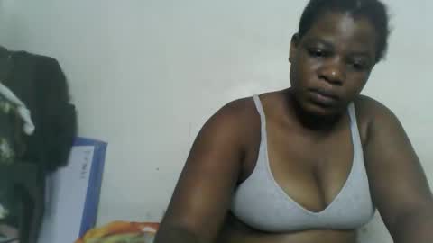 Snapshot of milk_titz chatting on 12/19/24, 06:56 kinwity online show from 12/19/24, 06:56