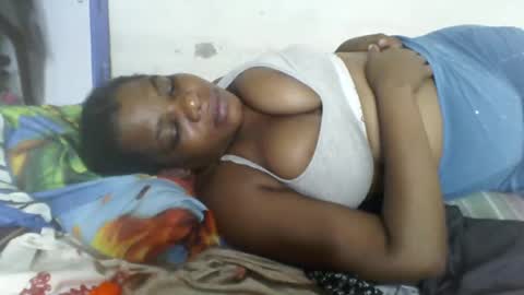 Snapshot of milk_titz chatting on 12/19/24, 05:40 kinwity online show from 12/19/24, 05:40