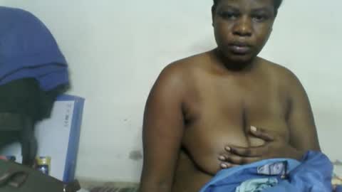 Snapshot of milk_titz chatting on 12/20/24, 06:40 kinwity online show from 12/20/24, 06:40