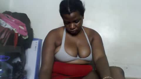Snapshot of milk_titz chatting on 12/20/24, 01:33 kinwity online show from 12/20/24, 01:33