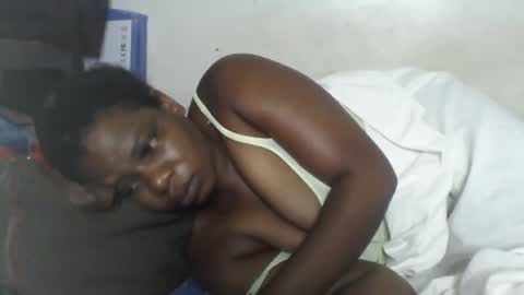 Snapshot of milk_titz chatting on 12/21/24, 04:30 kinwity online show from 12/21/24, 04:30
