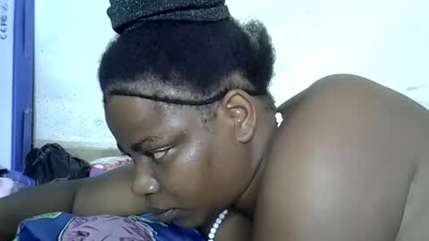 Snapshot of milk_titz chatting on 01/03/25, 08:11 kinwity online show from 01/03/25, 08:11