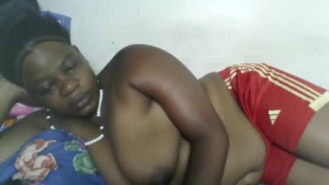 Snapshot of milk_titz chatting on 01/04/25, 04:44 kinwity online show from 01/04/25, 04:44
