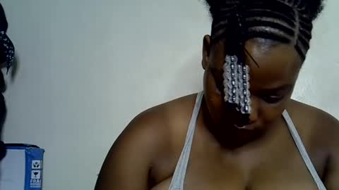Snapshot of milk_titz chatting on 01/06/25, 11:40 kinwity online show from 01/06/25, 11:40