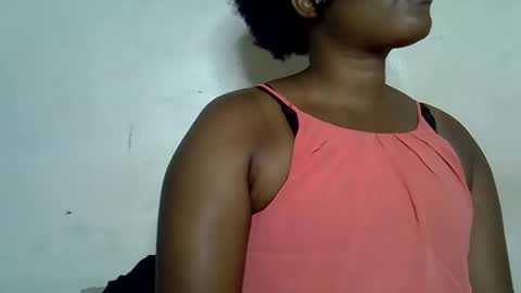 Snapshot of milk_titz chatting on 01/13/25, 05:23 kinwity online show from 01/13/25, 05:23