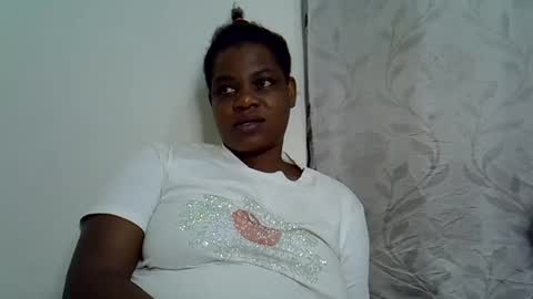 Snapshot of milk_titz chatting on 01/31/25, 07:08 kinwity online show from 01/31/25, 07:08