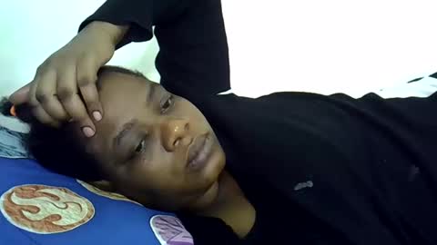 Snapshot of milk_titz chatting on 02/01/25, 11:21 kinwity online show from 02/01/25, 11:21