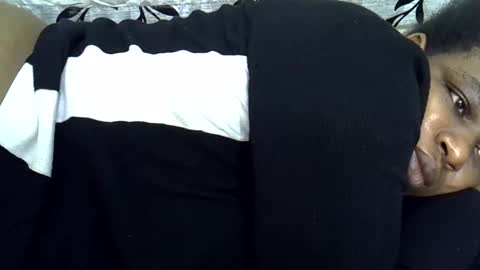 Snapshot of milk_titz chatting on 02/01/25, 05:58 kinwity online show from 02/01/25, 05:58
