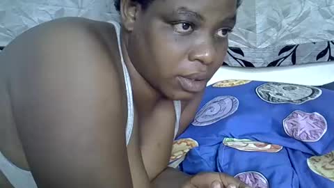 Snapshot of milk_titz chatting on 02/10/25, 08:42 kinwity online show from 02/10/25, 08:42