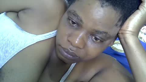 Snapshot of milk_titz chatting on 02/10/25, 08:42 kinwity online show from 02/10/25, 08:42