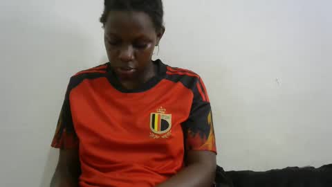 Snapshot of milk_titz chatting on 02/17/25, 04:37 kinwity online show from 02/17/25, 04:37