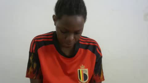 Snapshot of milk_titz chatting on 02/18/25, 04:58 kinwity online show from 02/18/25, 04:58
