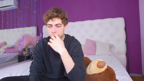 milkhunter_ online show from 04/11/26, 07:45