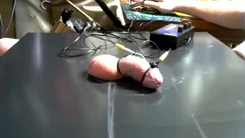 Snapshot of milkm3dry chatting on 12/28/24, 05:23 milk me dry online show from 12/28/24, 05:23