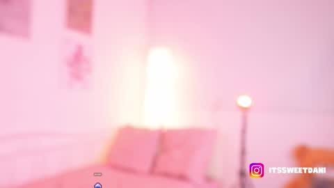 milky_0 online show from 10/30/25, 11:16