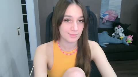 Snapshot of milky_way_rrr chatting on 12/18/24, 12:43 Milky online show from 12/18/24, 12:43