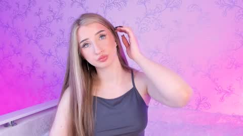 Snapshot of milky_waybaby chatting on 12/02/24, 11:23 Vivian online show from 12/02/24, 11:23