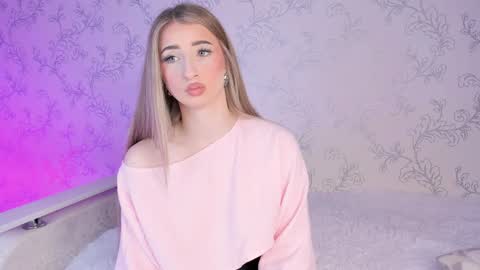 Snapshot of milky_waybaby chatting on 01/11/25, 11:45 Vivian online show from 01/11/25, 11:45