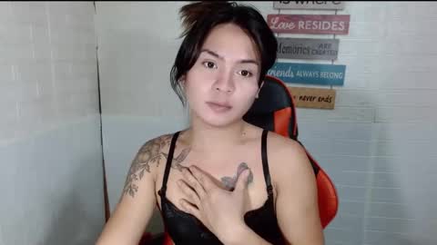 Snapshot of milkycumnel23 chatting on 12/13/24, 03:32 NEL 23 online show from 12/13/24, 03:32