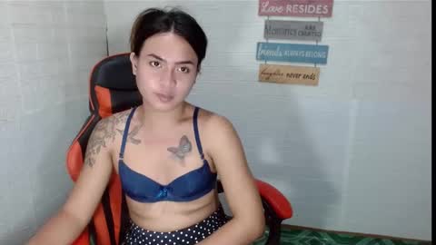 Snapshot of milkycumnel23 chatting on 01/22/25, 06:31 NEL 23 online show from 01/22/25, 06:31