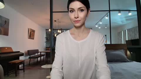 Snapshot of milla_bella chatting on 02/27/26, 07:03 milla bella online show from 02/27/26, 07:03