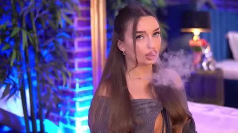 Milla online show from 12/01/25, 06:40