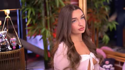 Milla online show from 12/03/25, 06:21