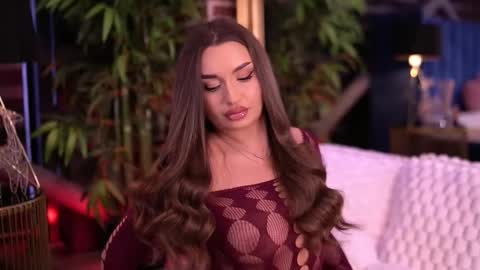 Snapshot of milla_serene chatting on 12/22/25, 06:32 Milla online show from 12/22/25, 06:32