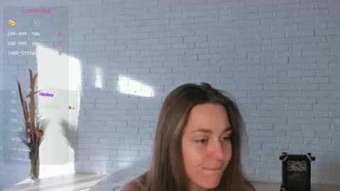 Snapshot of milla_vegga chatting on 10/21/25, 10:27 Mila online show from 10/21/25, 10:27