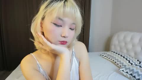 Milla or just Mi online show from 10/10/25, 01:43